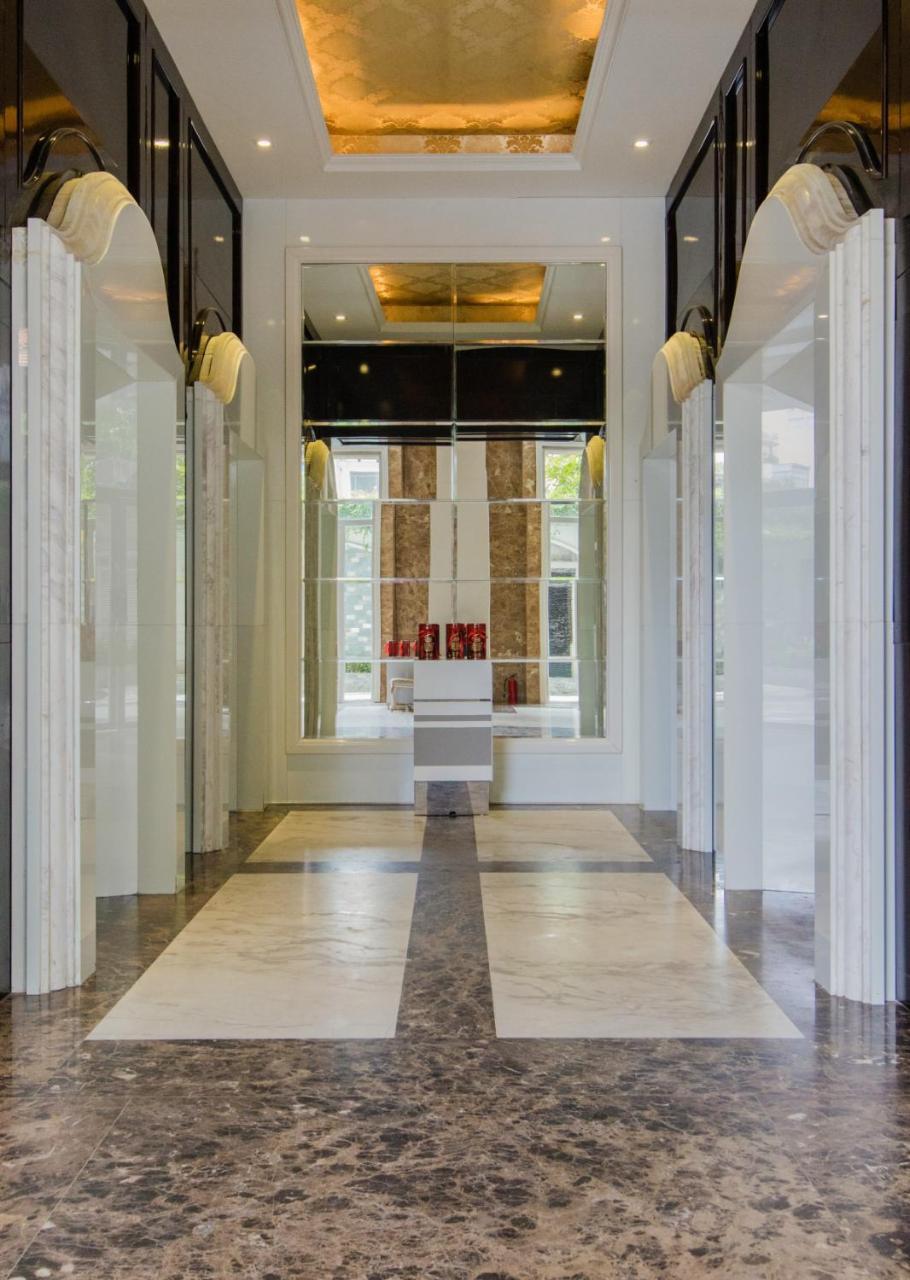 Khách sạn hẻo lánh Leman Luxury 3*